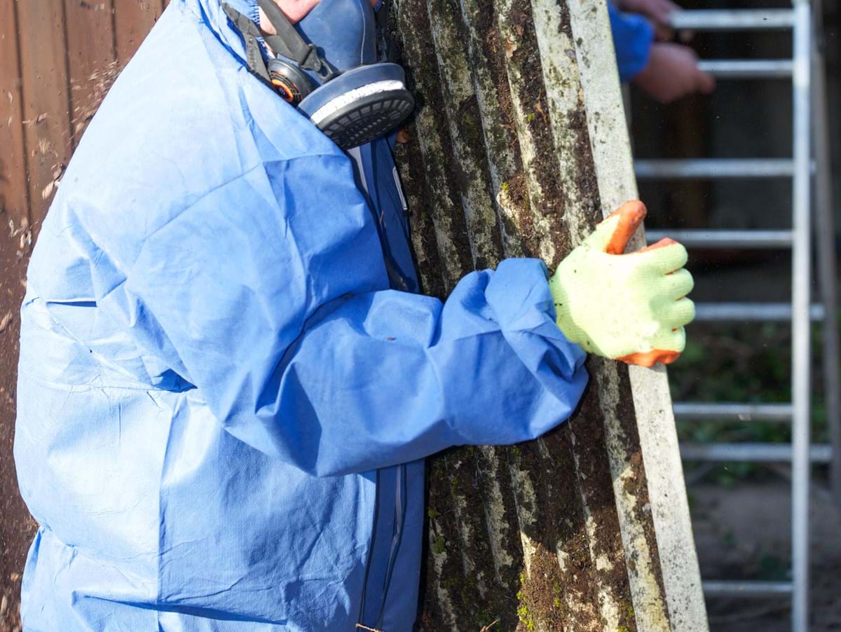 the dangers of working with asbestos